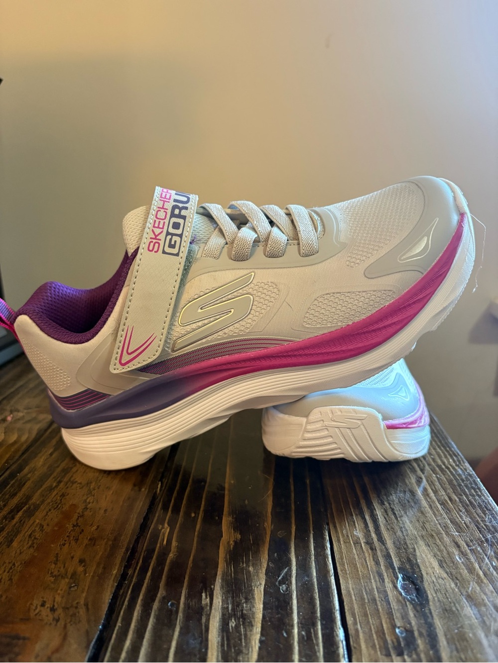 Skechers Women’s White & Pink GOrun Athletic Sneakers